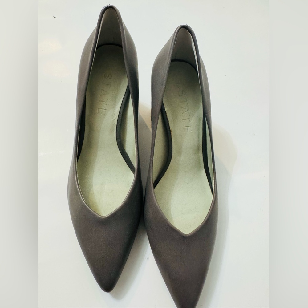 Revolve 1.State Gray Chunky Closed Pointy Toe Heel size 7. NWOB